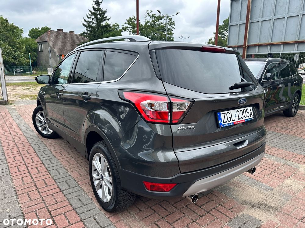 Ford Kuga 1.5 EcoBoost 2x4 Titanium - 4