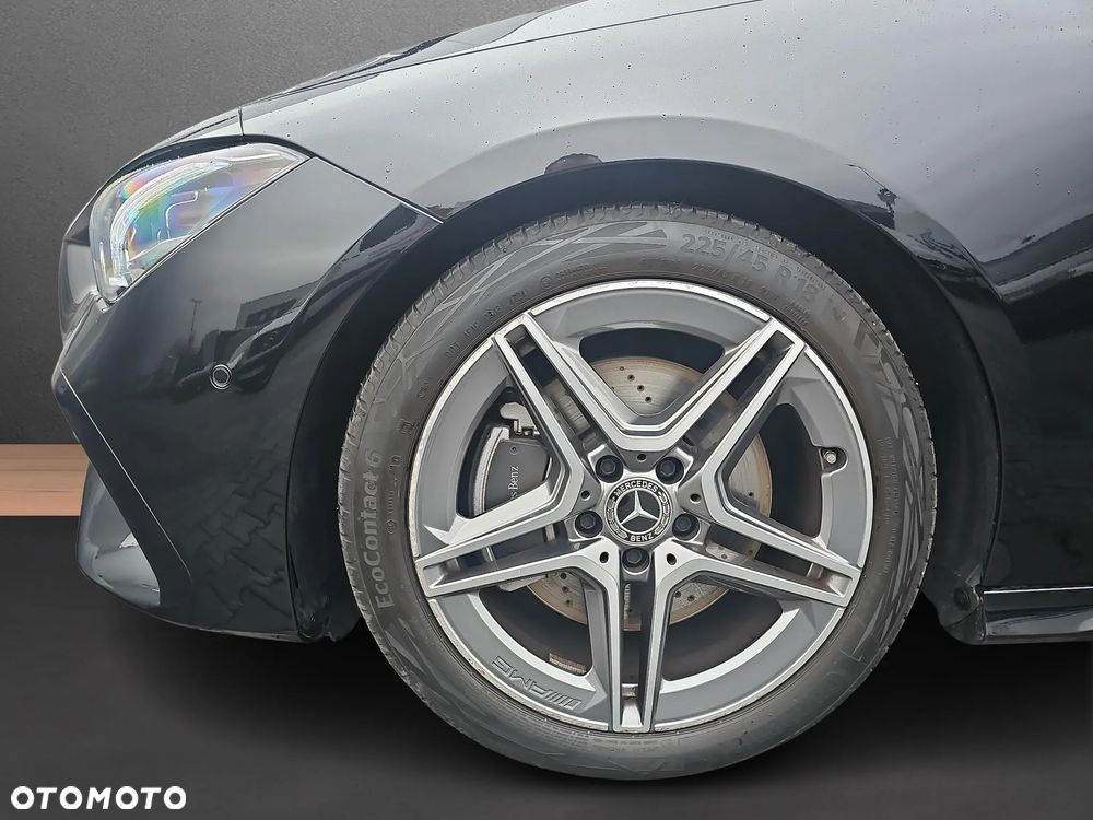 Mercedes-Benz CLA 200 4Matic 8G-DCT AMG Line - 9