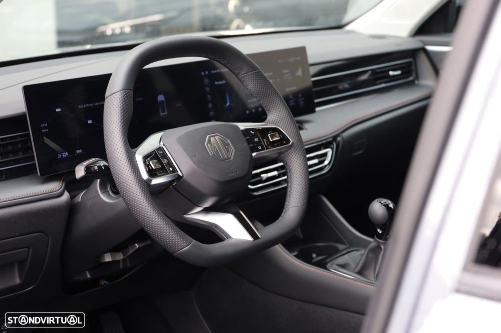 MG HS 1.5 T Luxury AT - 15