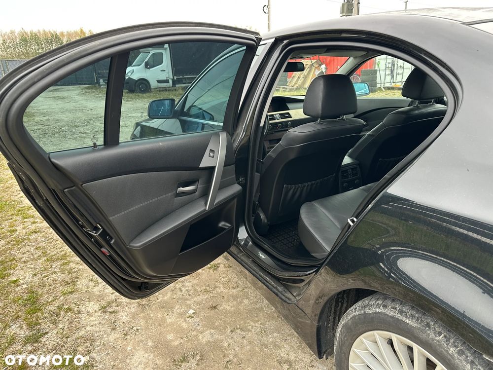 BMW Seria 5 525i - 22