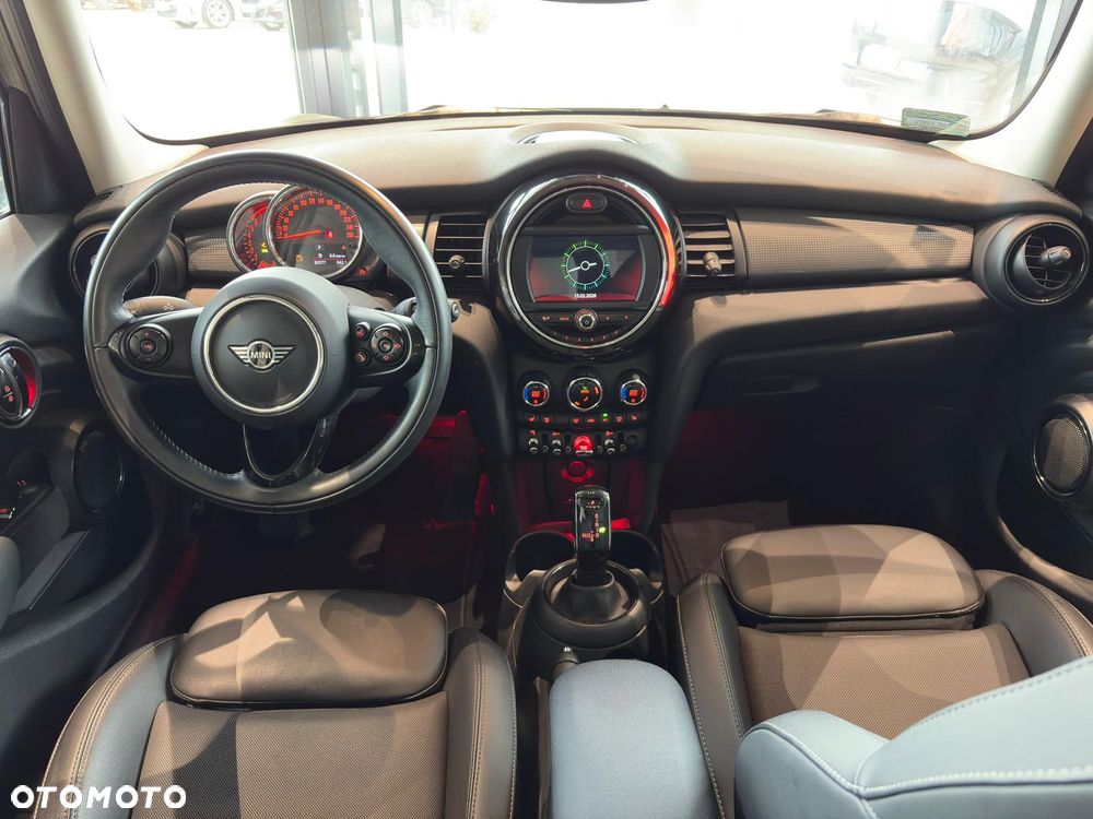 MINI Cooper Classic Trim - 17