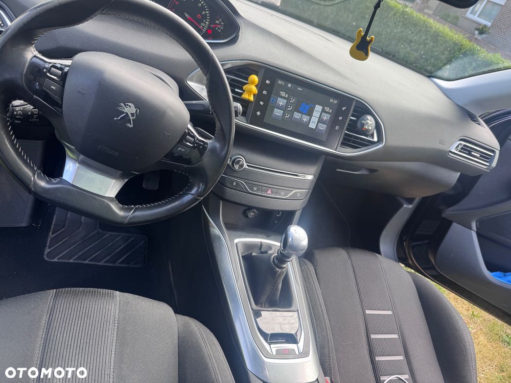 Peugeot 308 1.2 PureTech Style S&S - 12