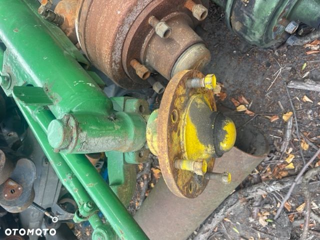 John Deere 1065 | 1075 - Zwrotnica | Piasta - 4