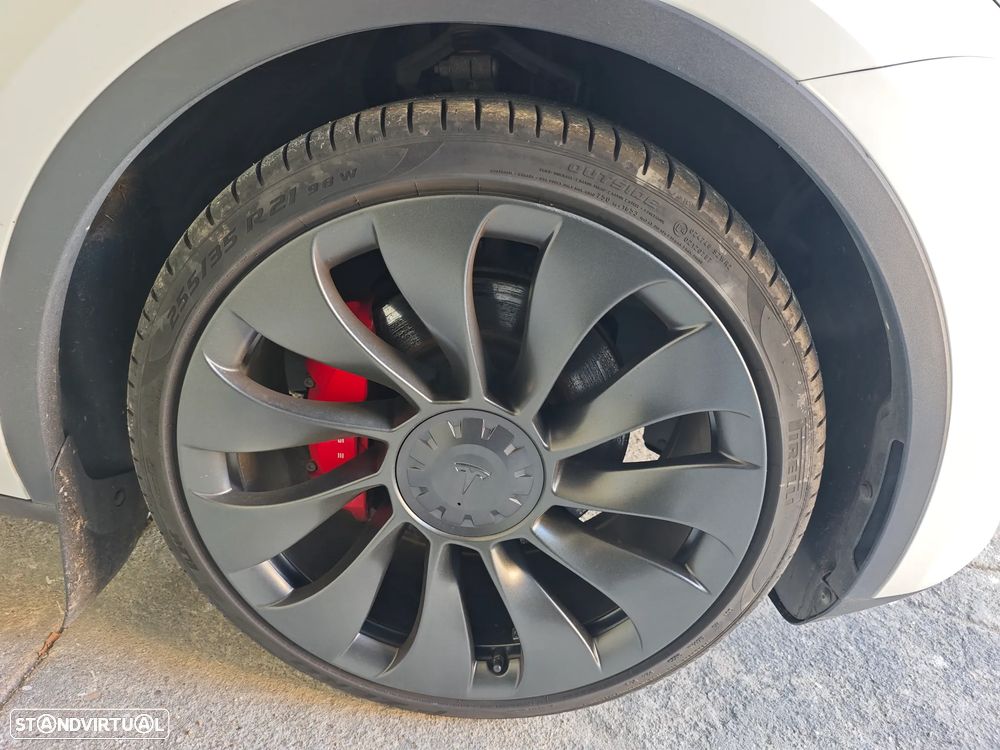 Tesla Model Y Performance Dual Motor AWD - 8