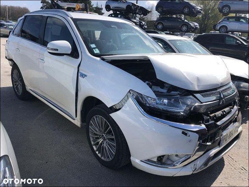 Mitsubishi Outlander 2.4 4WD Plug-In Hybrid Plus - 5