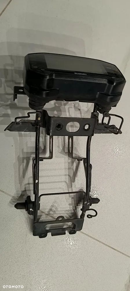 SUZUKI GSX-S 125 LICZNIK ZEGARY STELAŻ - 2