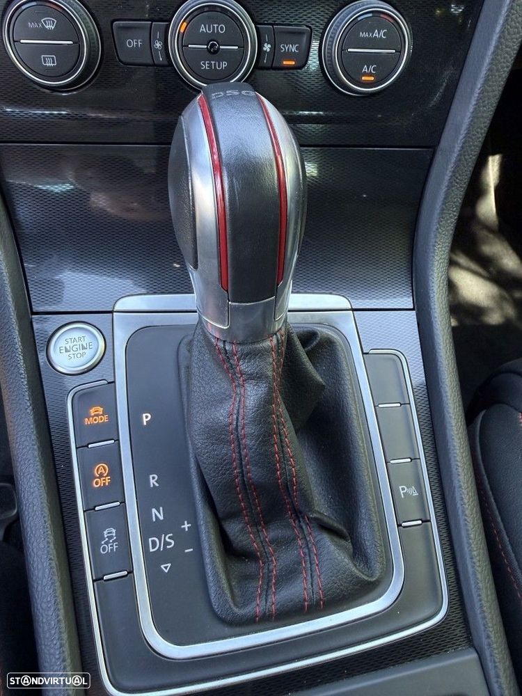 VW Golf 2.0 TSi GTi DSG - 32