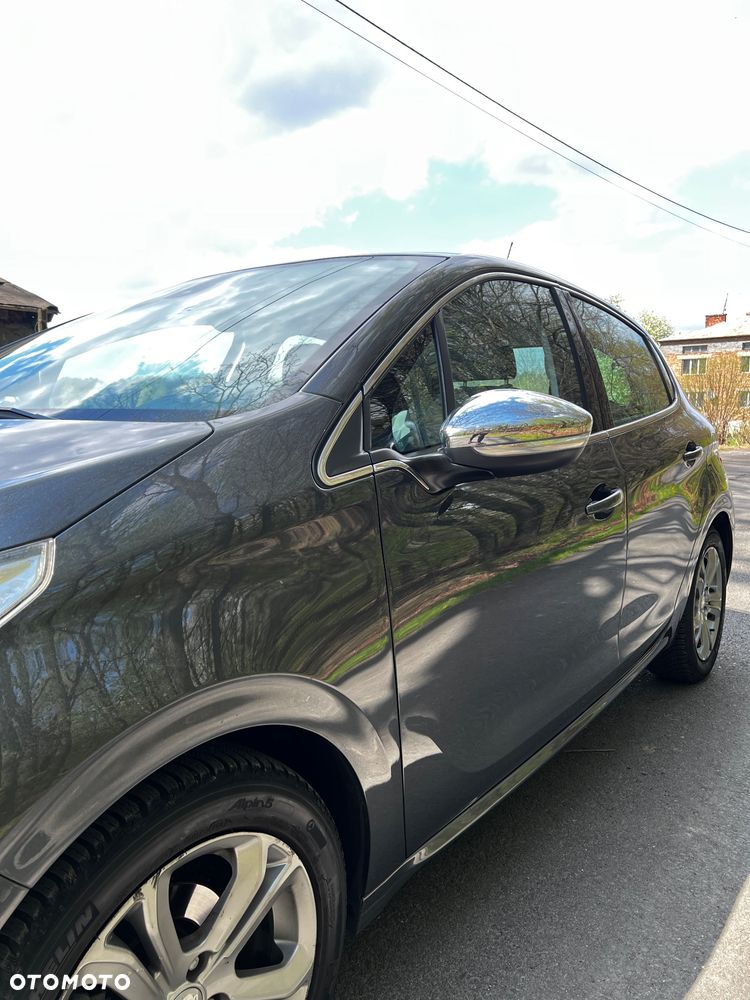 Peugeot 208 1.2 VTi Allure - 19