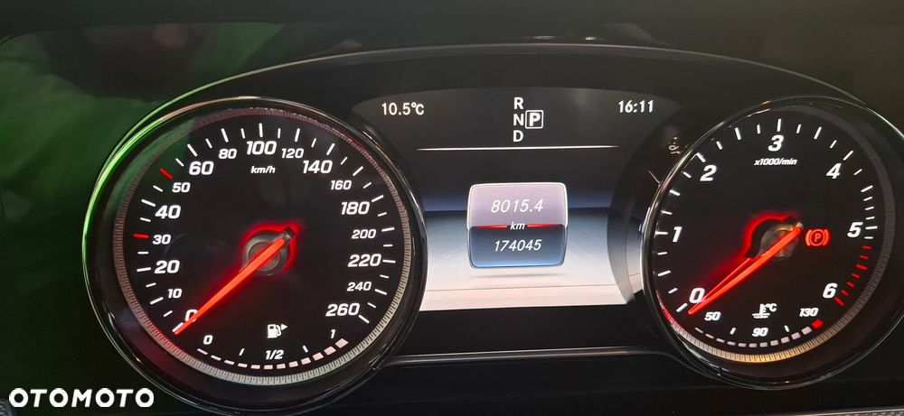 Mercedes-Benz Klasa E 220 d 9G-TRONIC - 36