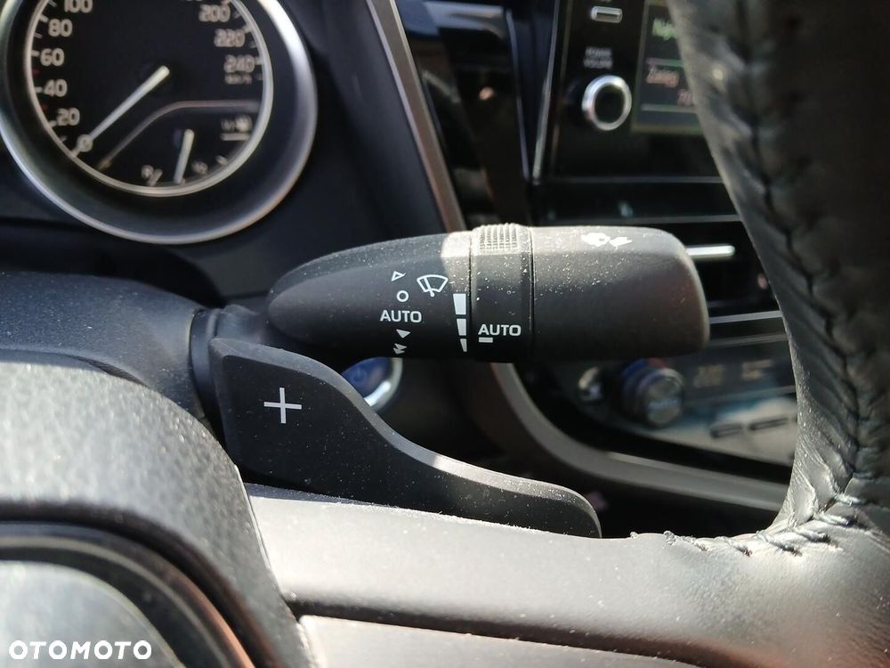 Toyota Camry 2.5 Hybrid Executive CVT - 27
