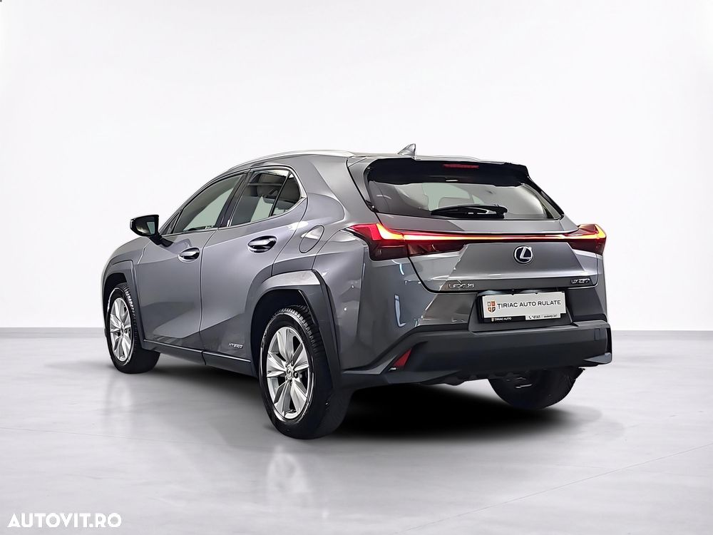 Lexus UX - 3