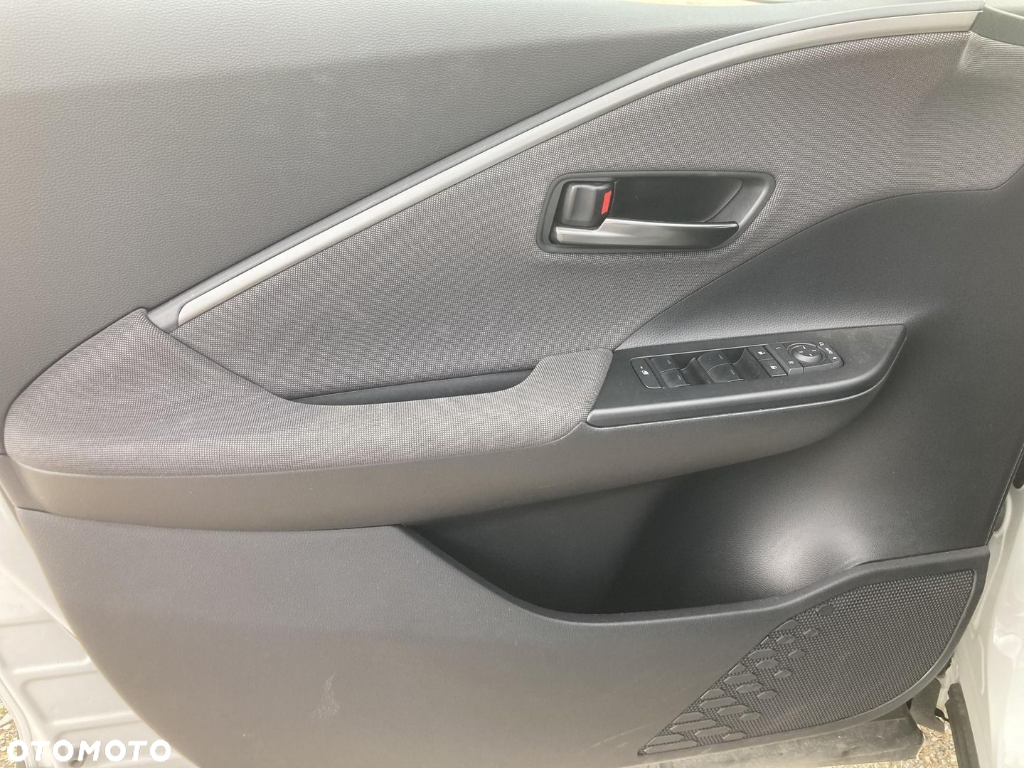 Toyota C-HR - 16