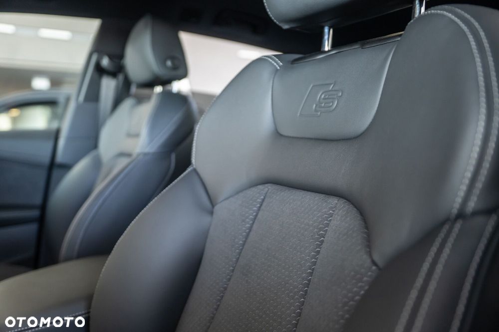Audi Q8 - 12