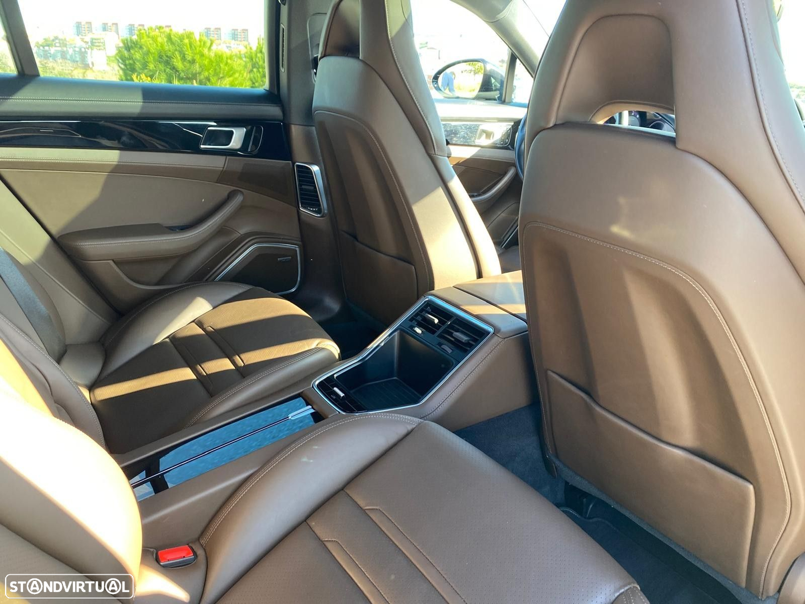 Porsche Panamera 4 E-Hybrid Platinum Edition - 17