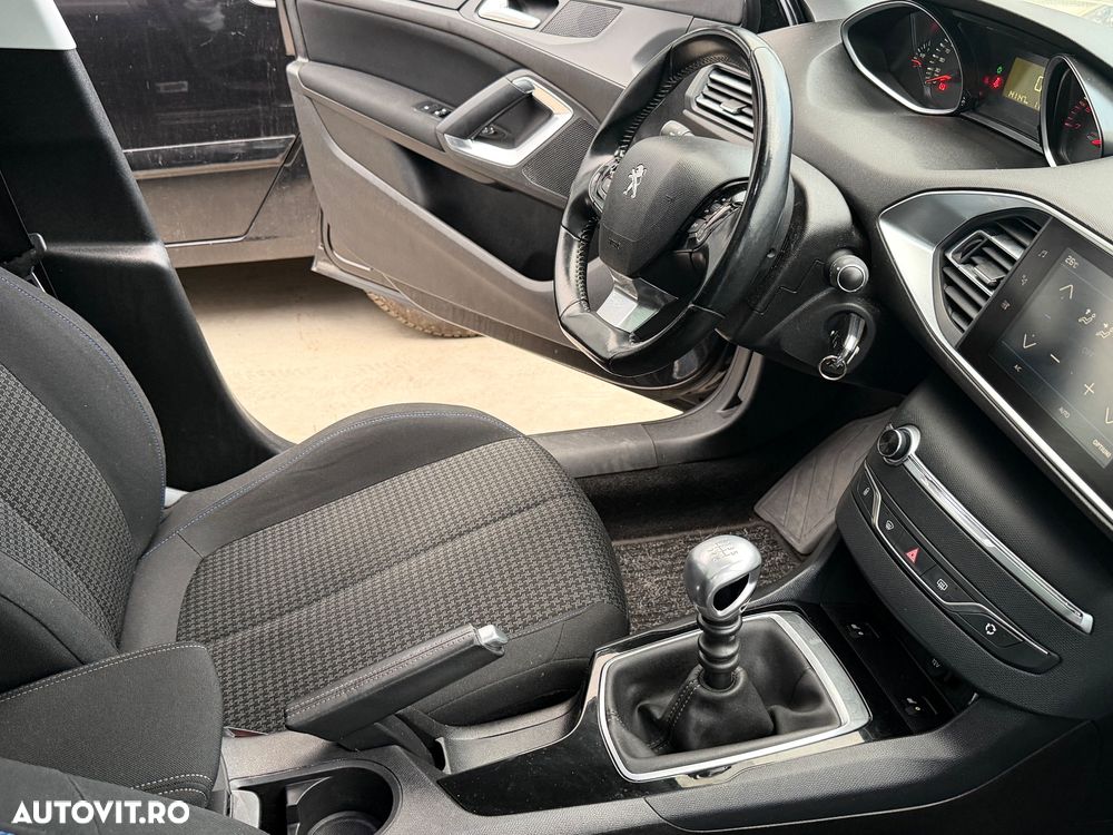 Peugeot 308 PureTech 130 GPF Stop & Start Style - 10