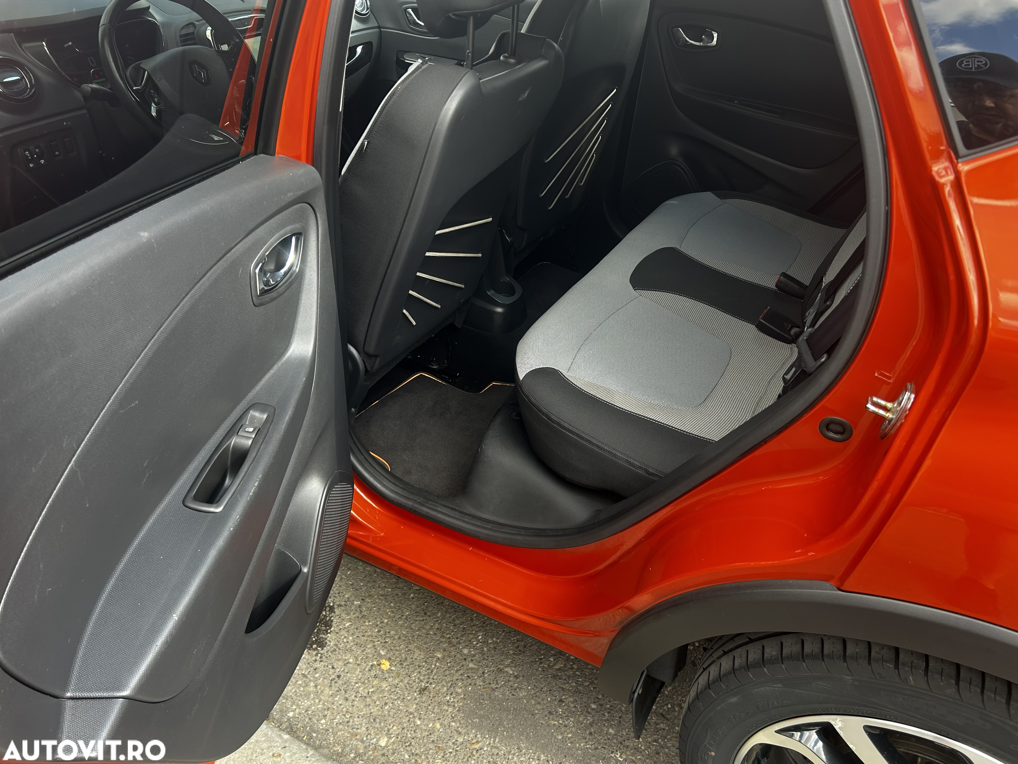 Renault Captur TCe Turbo Stop/Start Expression - 8