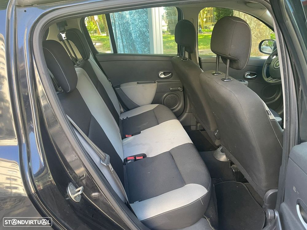 Renault Clio - 12
