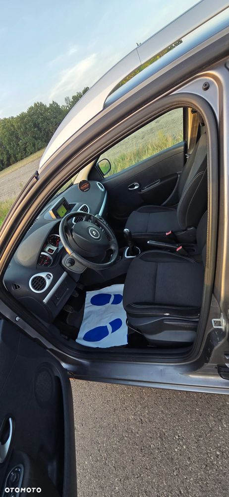 Renault Clio - 9