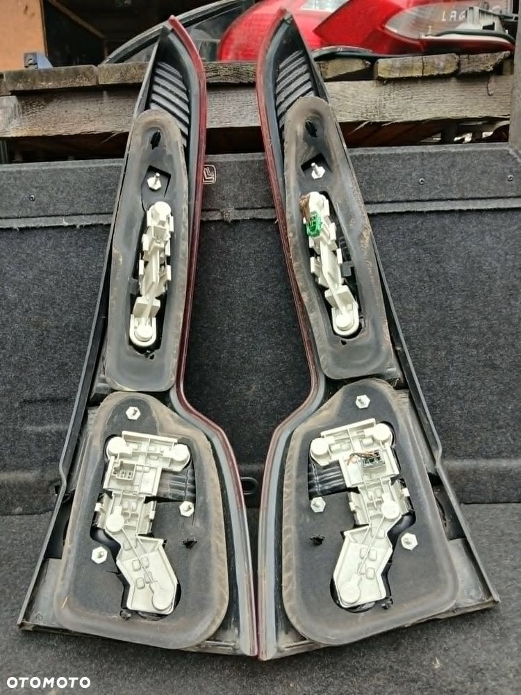 Volvo V50 lampa tylna lewa, prawa - 4