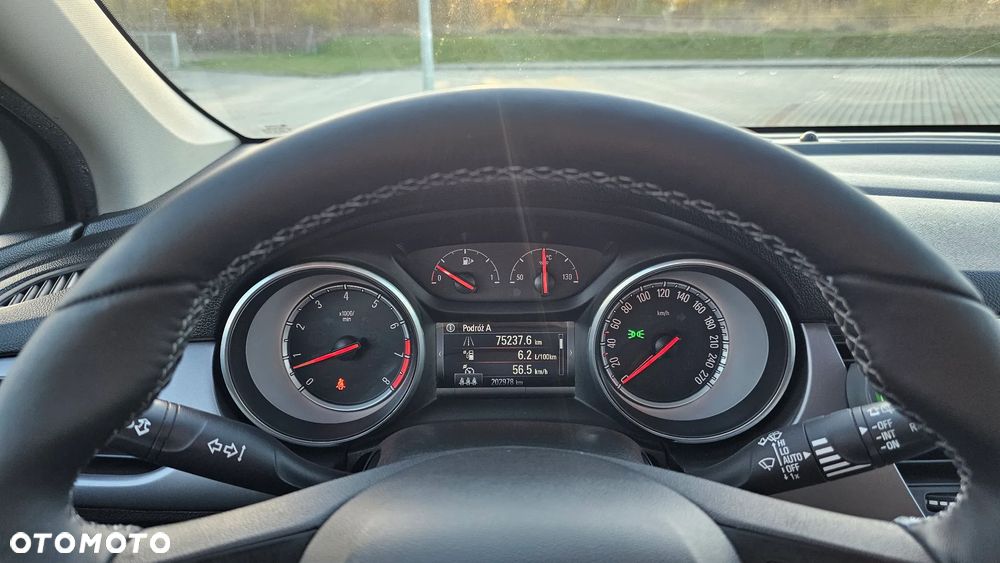 Opel Astra 1.4 Turbo Business - 18