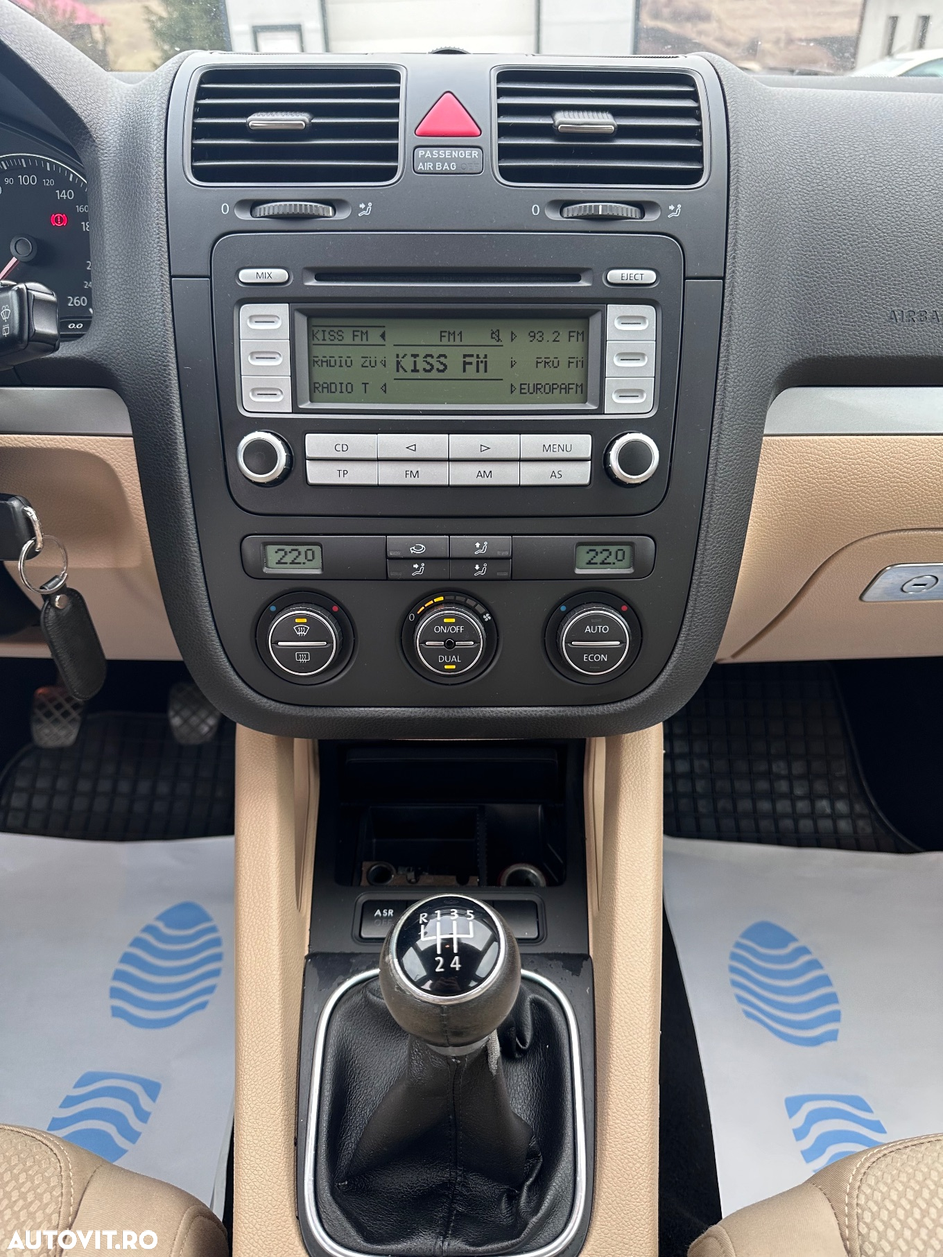 Volkswagen Golf 1.6 Comfortline - 11