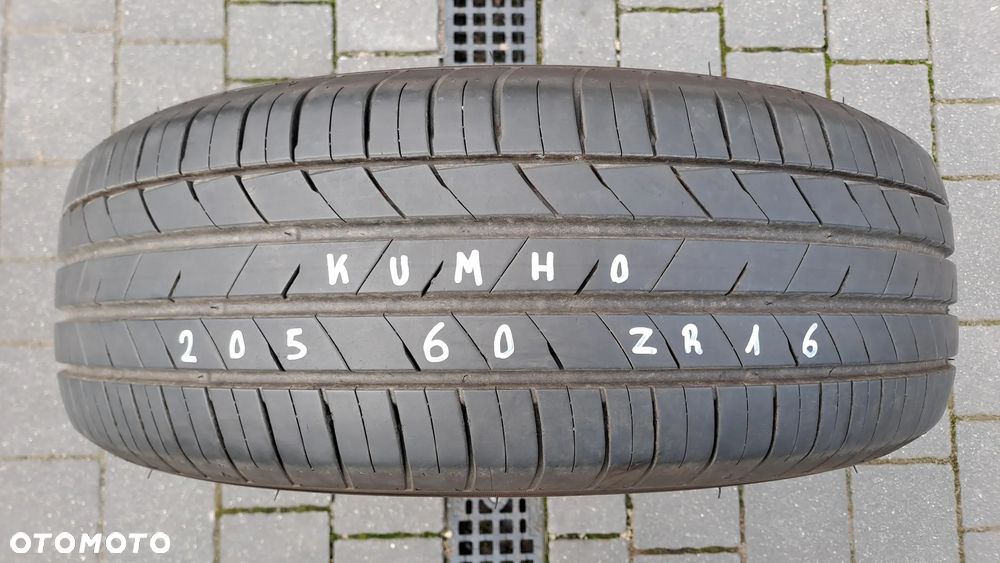 Opona letnia Kumho Ecsta HS52 205/60 ZR16 - 1