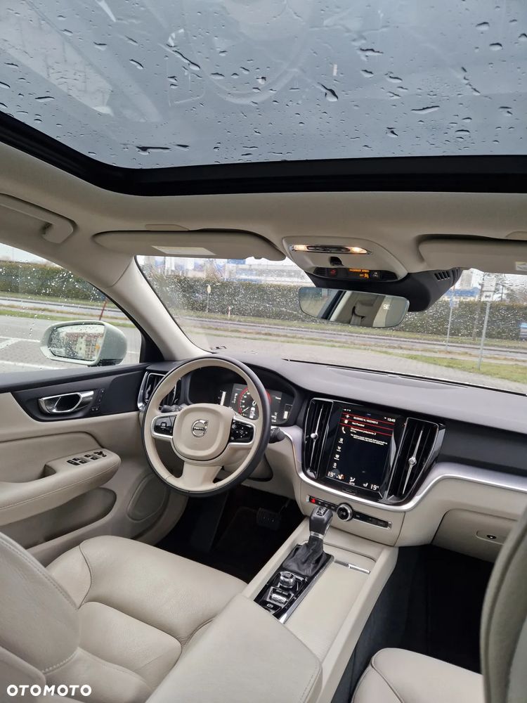 Volvo S60 T5 Momentum Pro - 11