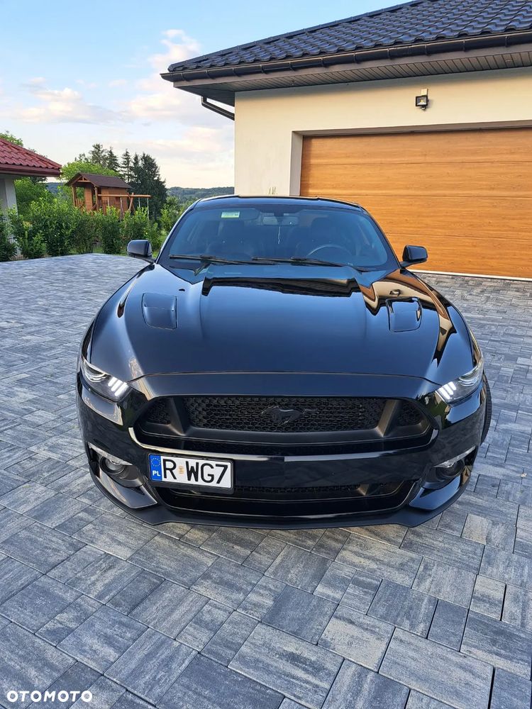 Ford Mustang - 4