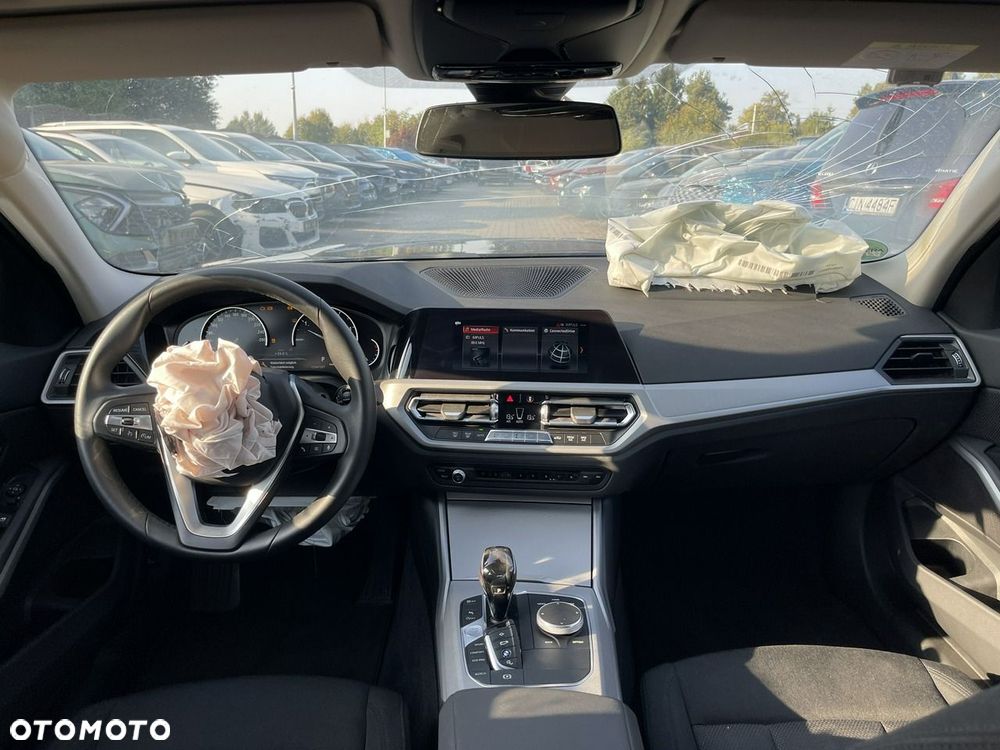 BMW Seria 3 330d - 11