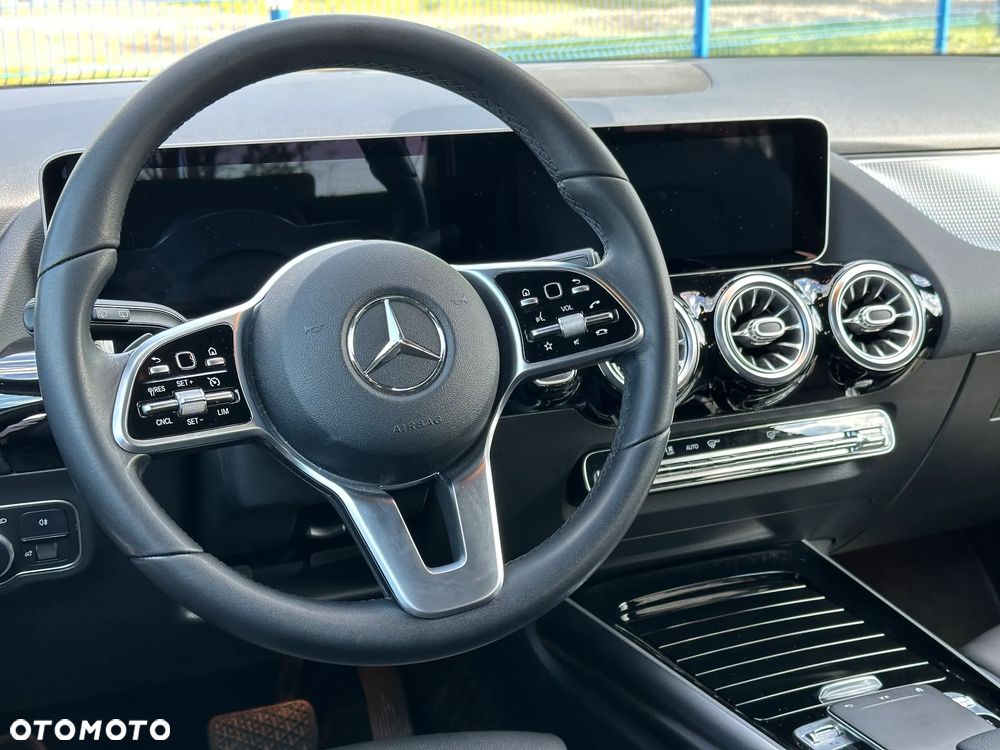 Mercedes-Benz Klasa B 180 Progressive 7G-DCT - 29