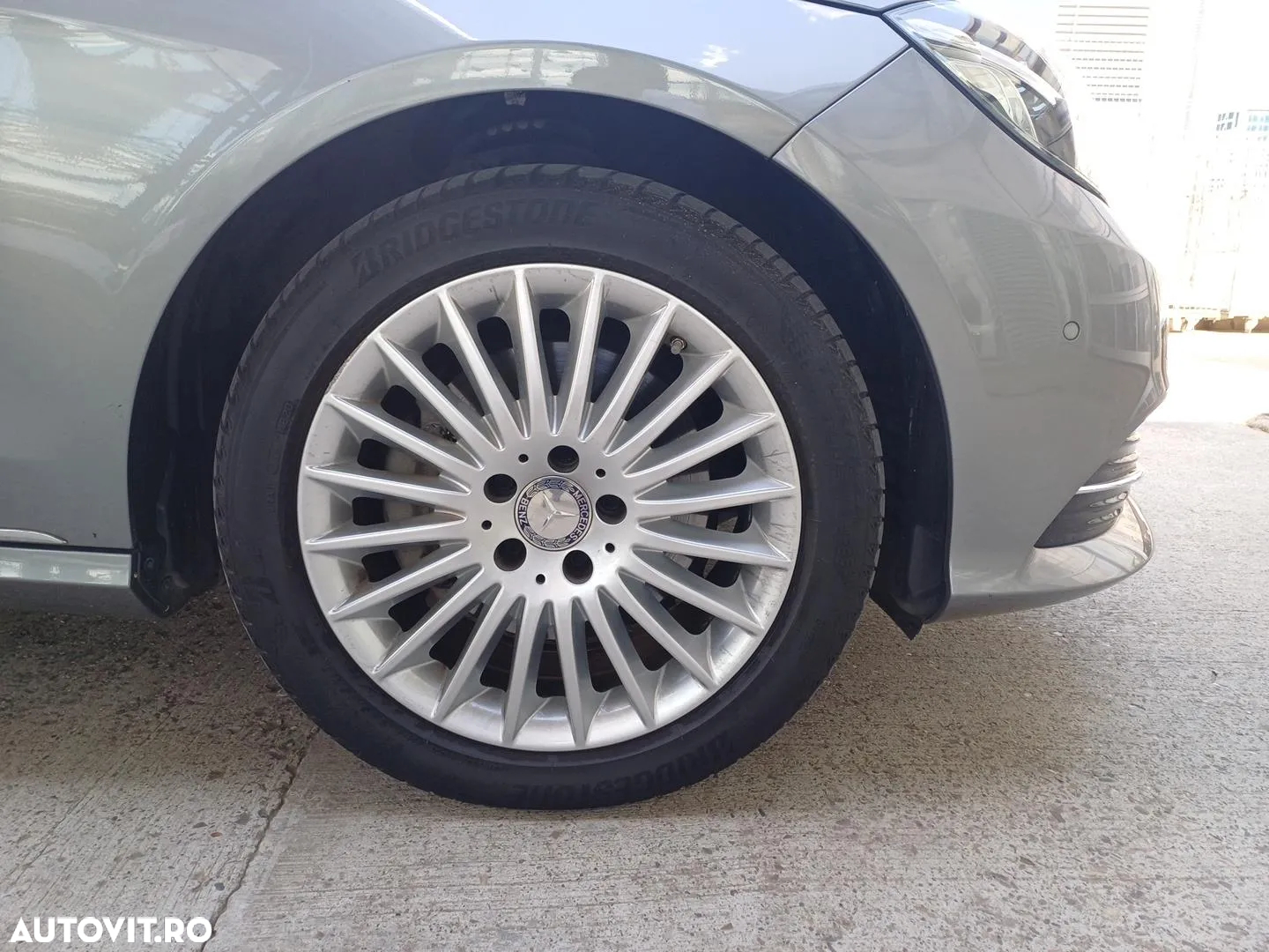 Mercedes-Benz E 250 BlueTEC 4Matic 7G-TRONIC Elegance - 25