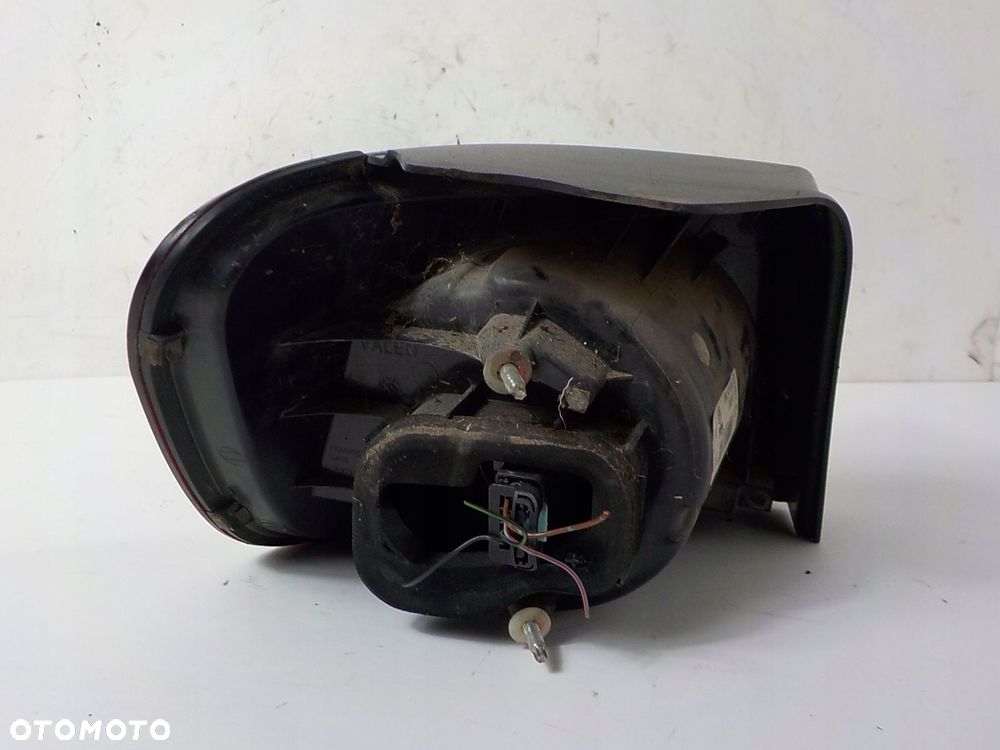 VOLKSWAGEN GOLF V PLUS LIFT LAMPA PRAWA TYŁ TYLNA - 5