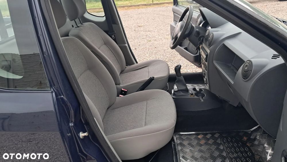 Dacia Logan Pick Up - 17