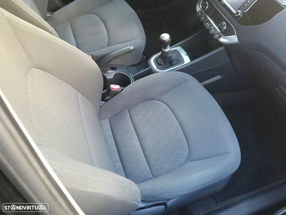 Kia Rio 1.2 CVVT TX AC+VE - 9