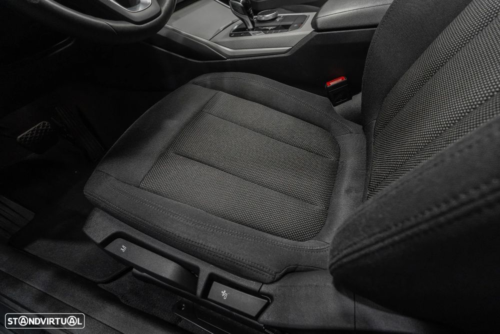 BMW 318 d Aut. Sport Line - 26