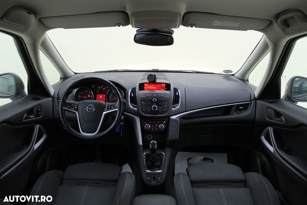 Opel Zafira - 8