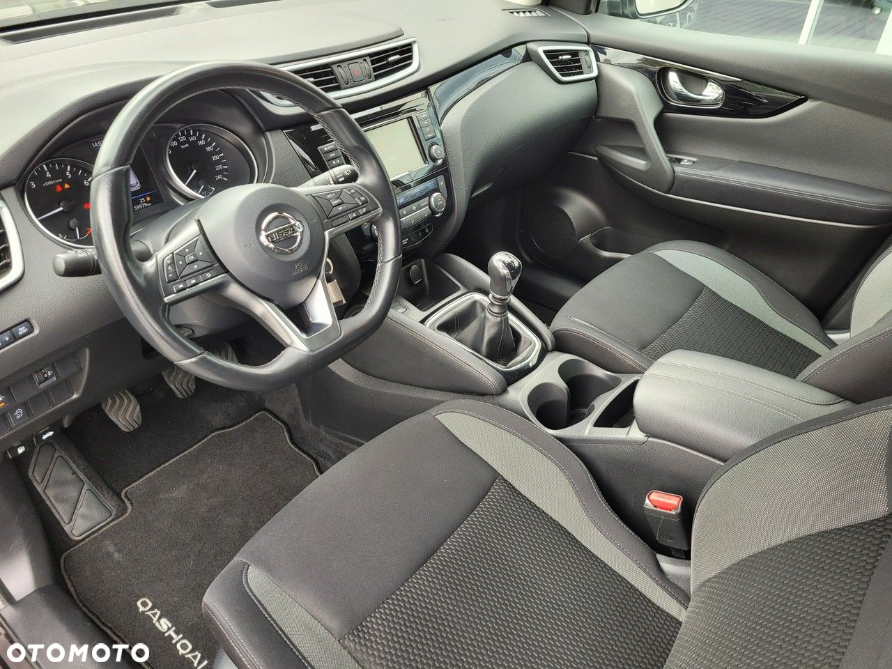 Nissan Qashqai 1.3 DIG-T Acenta - 12