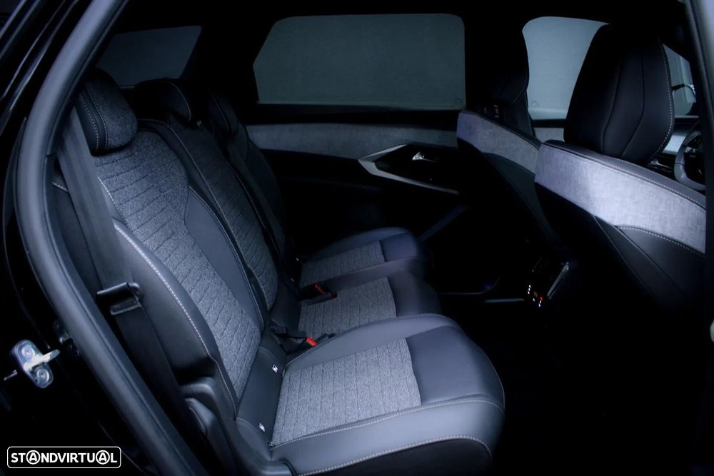 Peugeot 5008 1.2 Hybrid Allure Pack e-DCS6 - 19