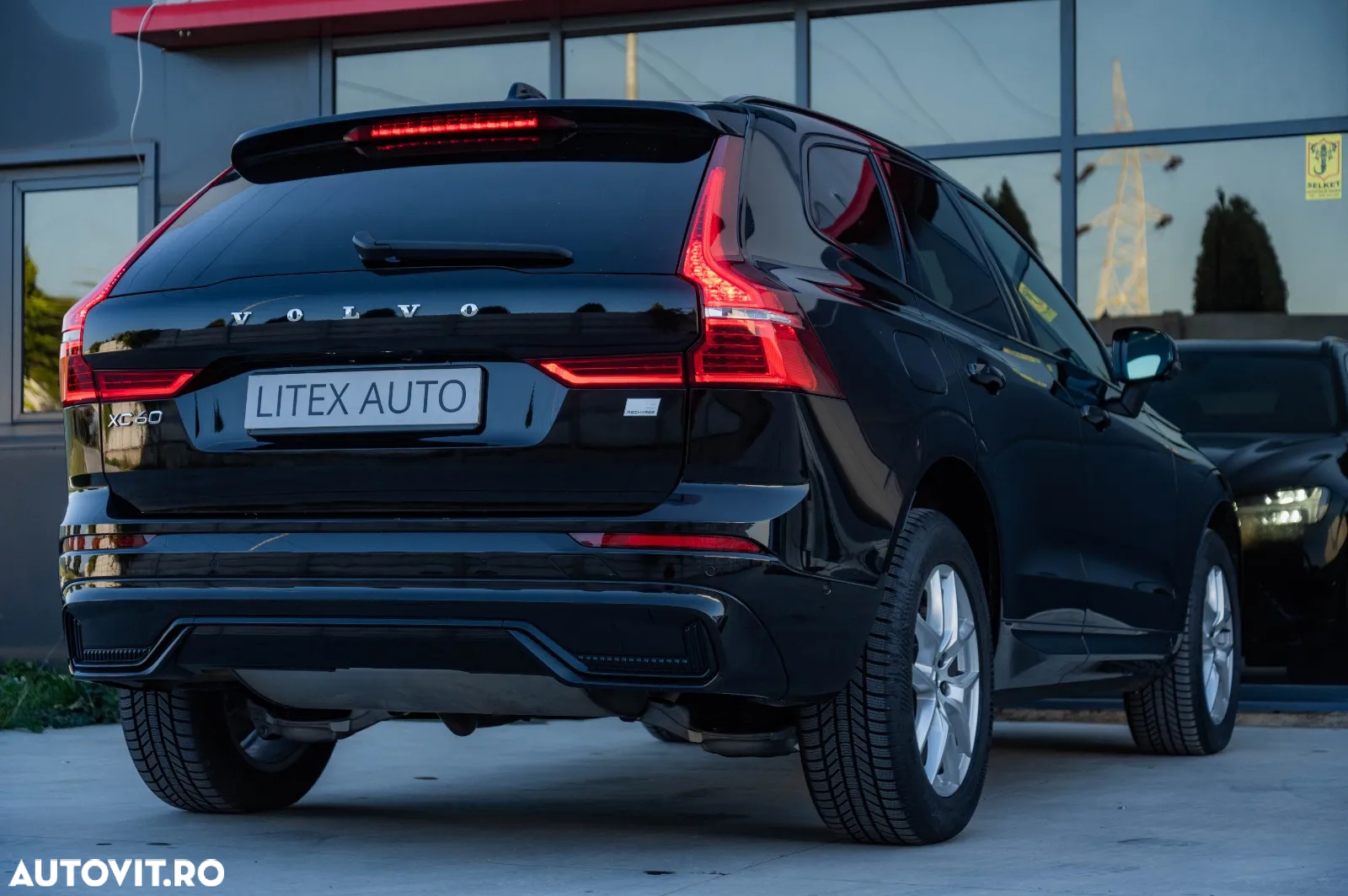 Volvo XC 60 T8 AWD Recharge Plus Dark - 9