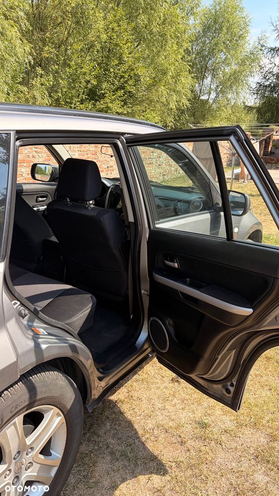 Suzuki Grand Vitara 2.0 - 9