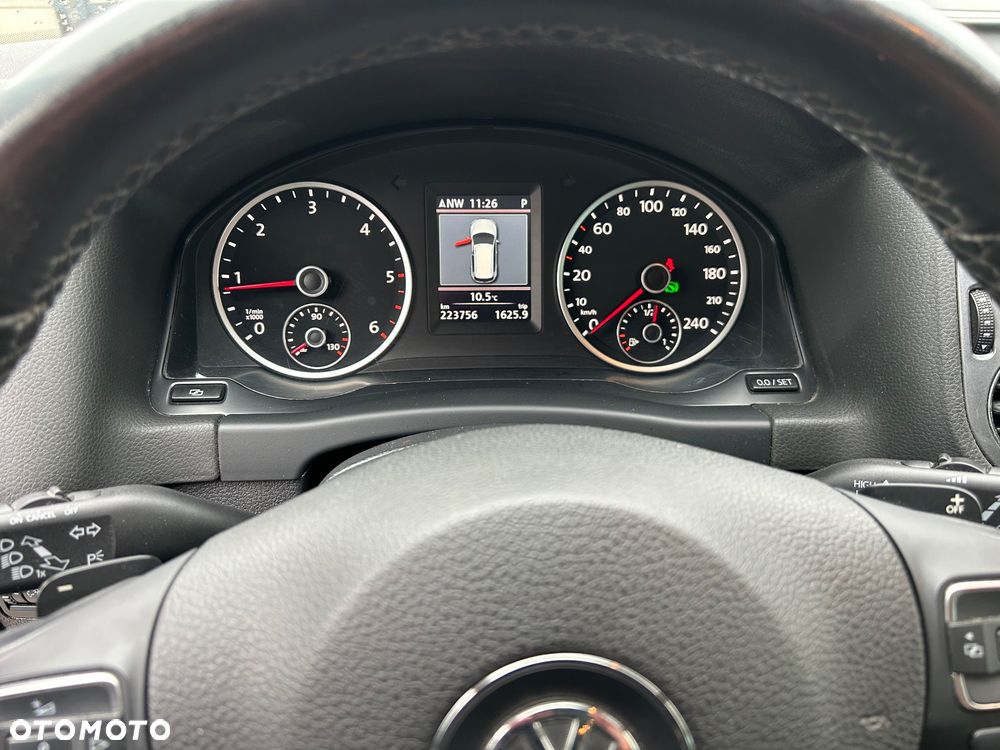 Volkswagen Tiguan 2.0 TDI DPF 4Motion BlueMotion Technology DSG Sport & Style - 24