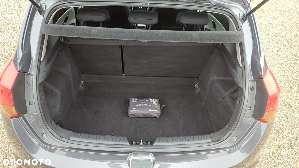 Kia Ceed - 10