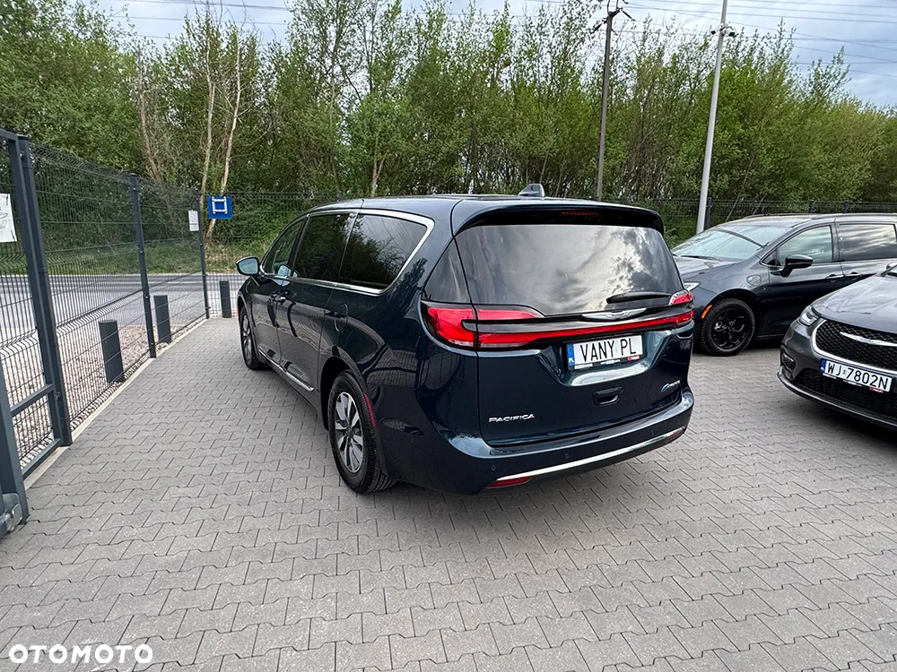 Chrysler Pacifica - 33