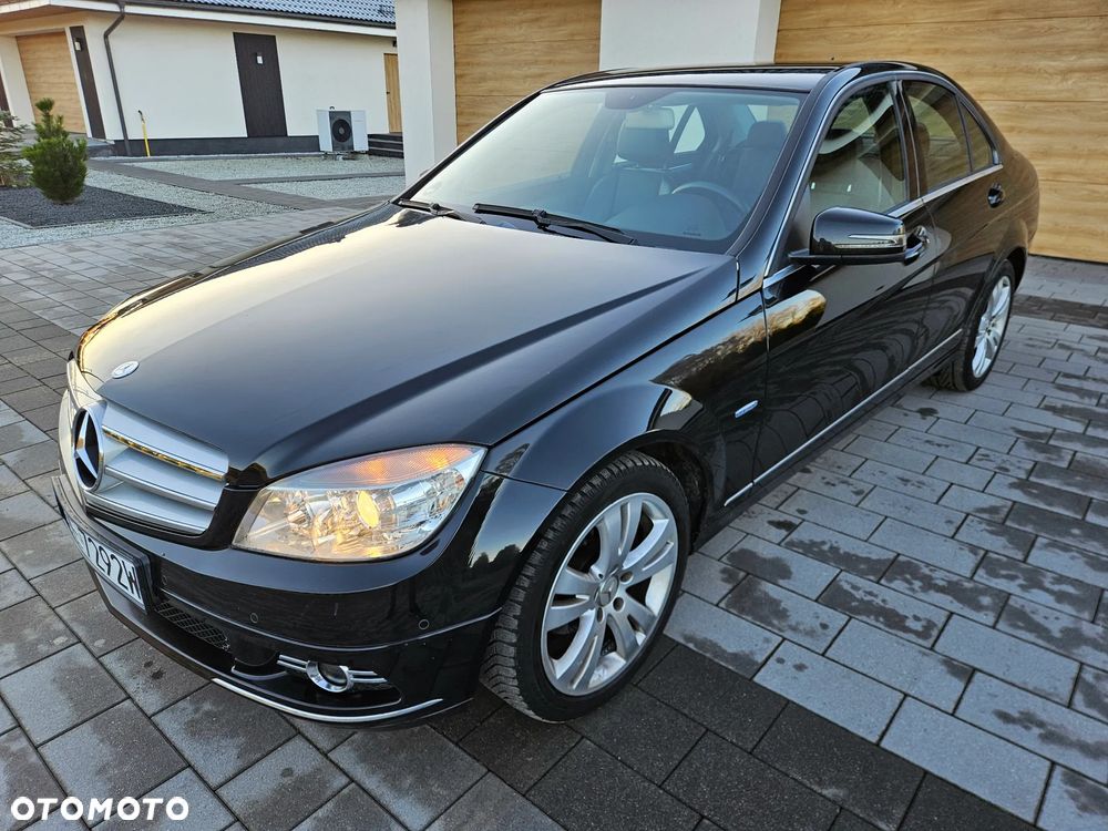 Mercedes-Benz Klasa C 180 CGI BlueEFFICIENCY Avantgarde - 11