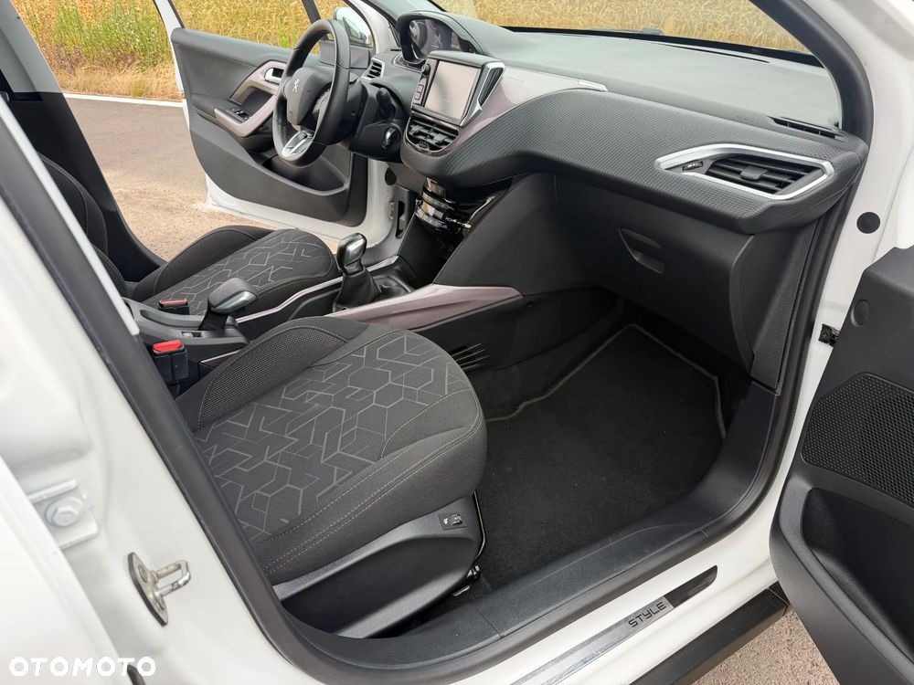 Peugeot 2008 - 9