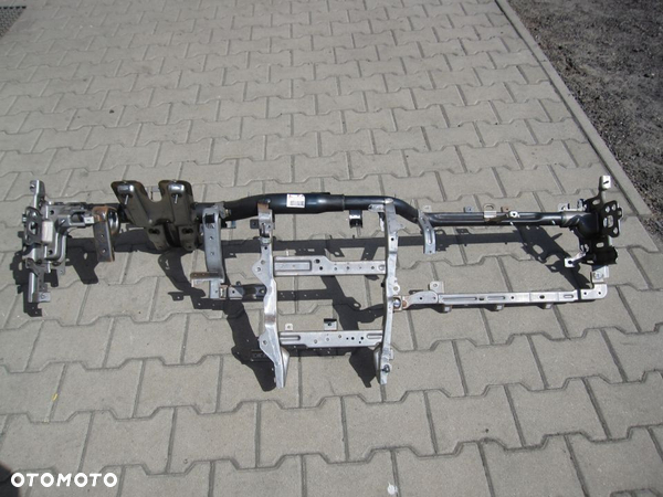 Hyundai H1 H300 2011 stelaż belka konsoli deski