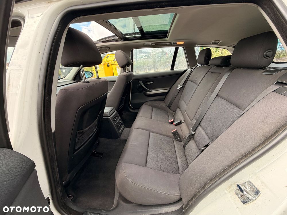 BMW Seria 3 318i - 16
