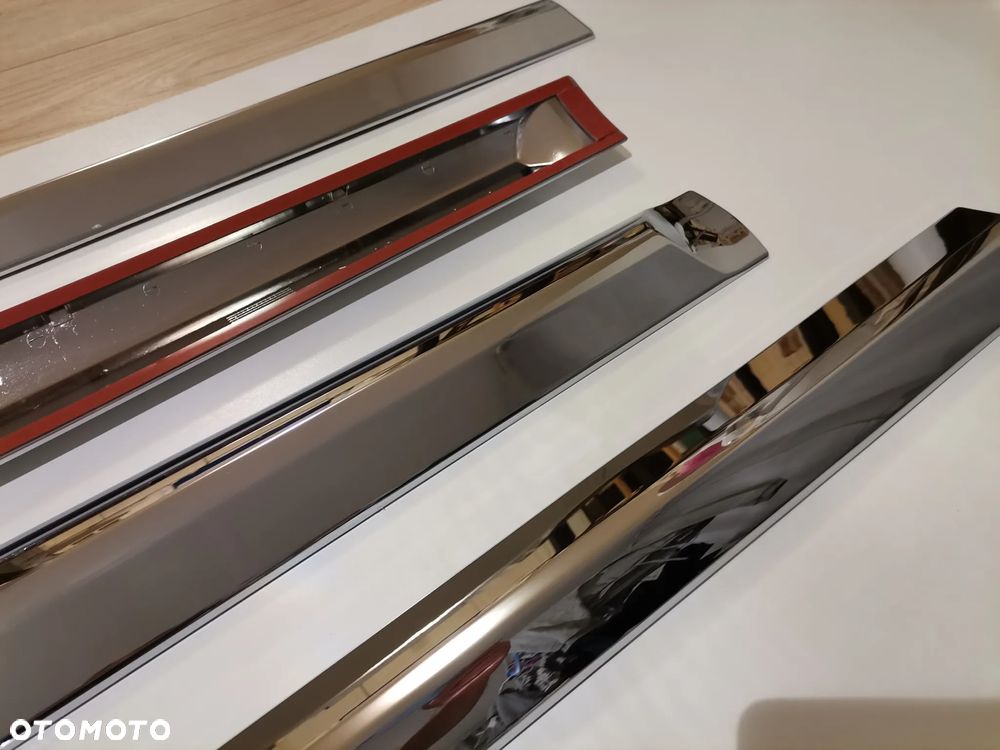 Listwy Boczne Nakładki Ochronne na Drzwi TOYOTA HILUX 2015- 2025 - 6