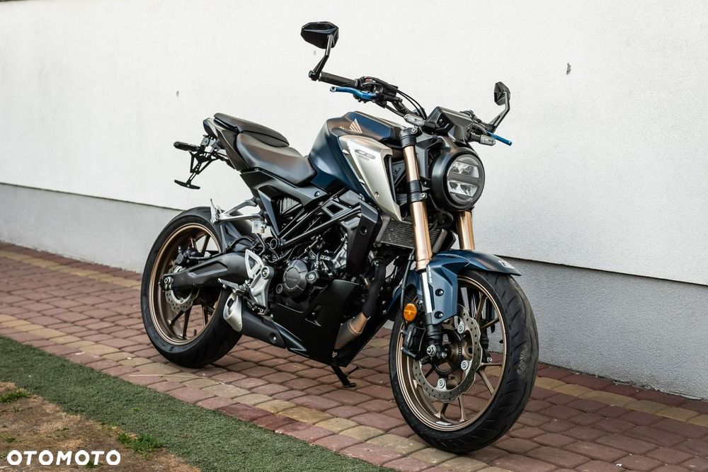 Honda CB - 1