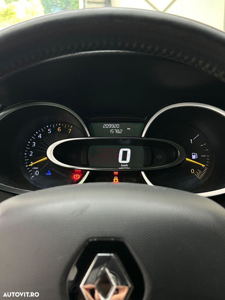 Renault Clio - 6